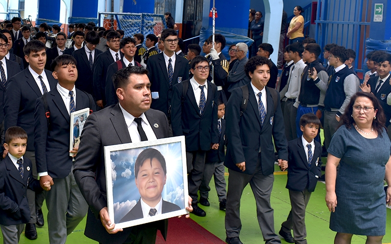 Generación 2025 se despide en una emotiva jornada marcada por la tradición y el cariño