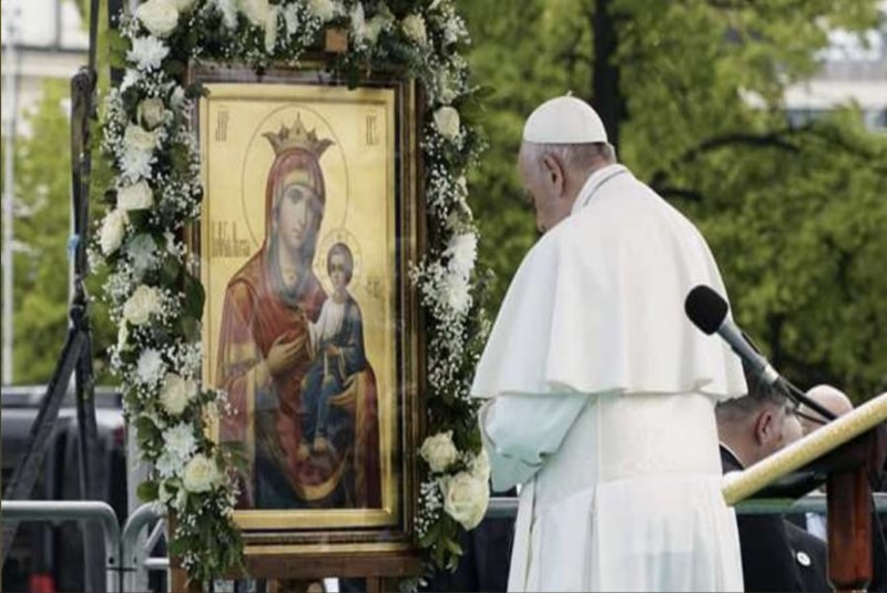 Papa Francisco sugiere imitar la oración de la Virgen María