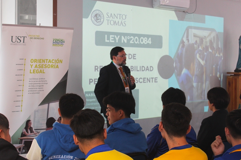 Ciclo de charlas refuerza la prevención y convivencia escolar