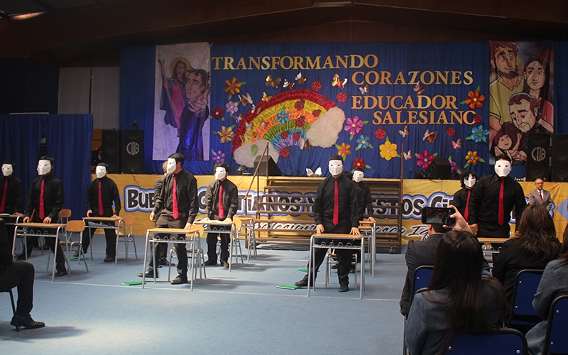 En emotivo acto alumnos de Don Bosco Iquique festejaron el día del Educador Salesiano