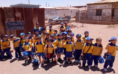 Alumnos visitan Salitrera Humberstone.